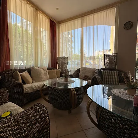 At Sunny Appartement