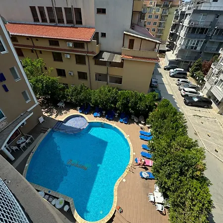 At Sunny Appartement *